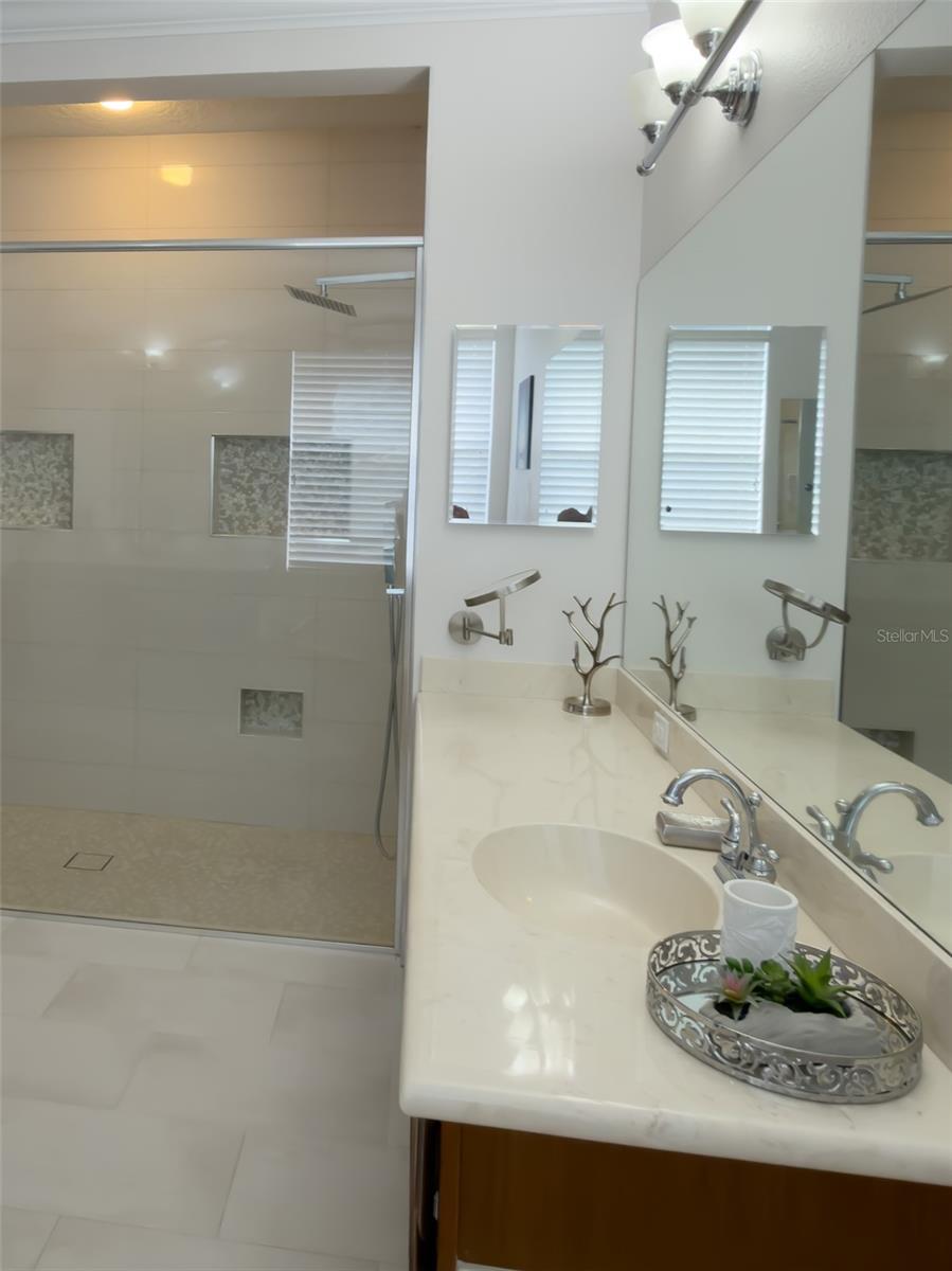 Image 22 of 42 For 7637 Saint Stephens Court