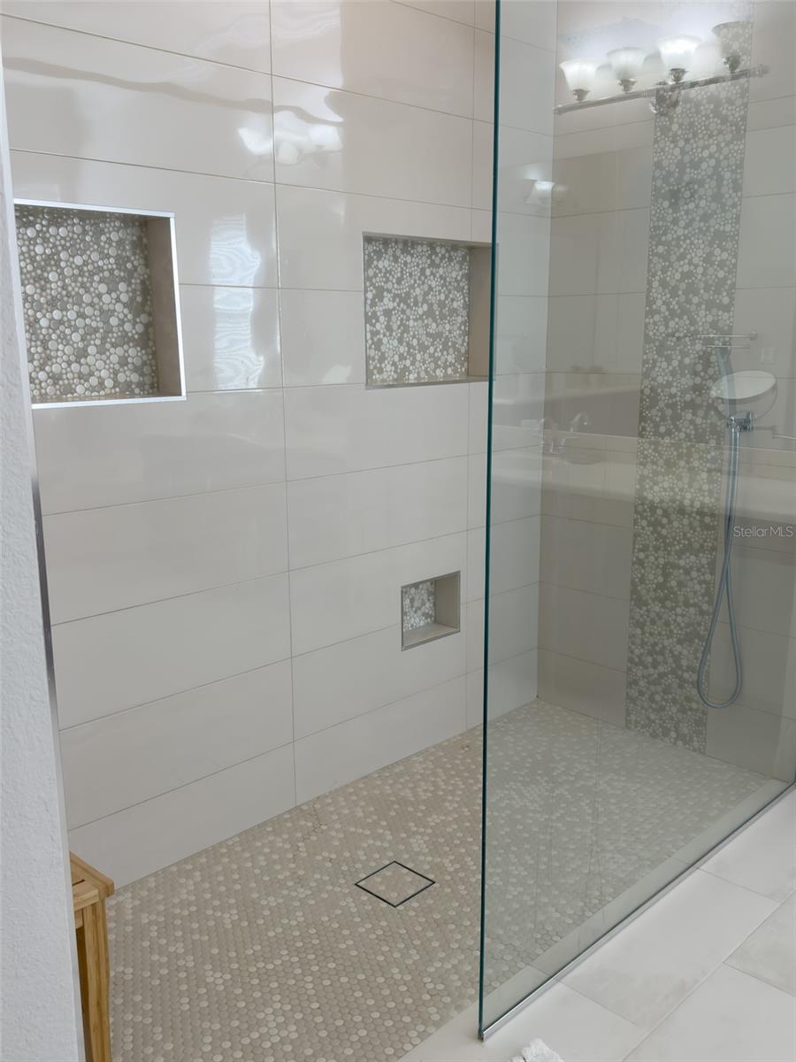 Image 23 of 42 For 7637 Saint Stephens Court