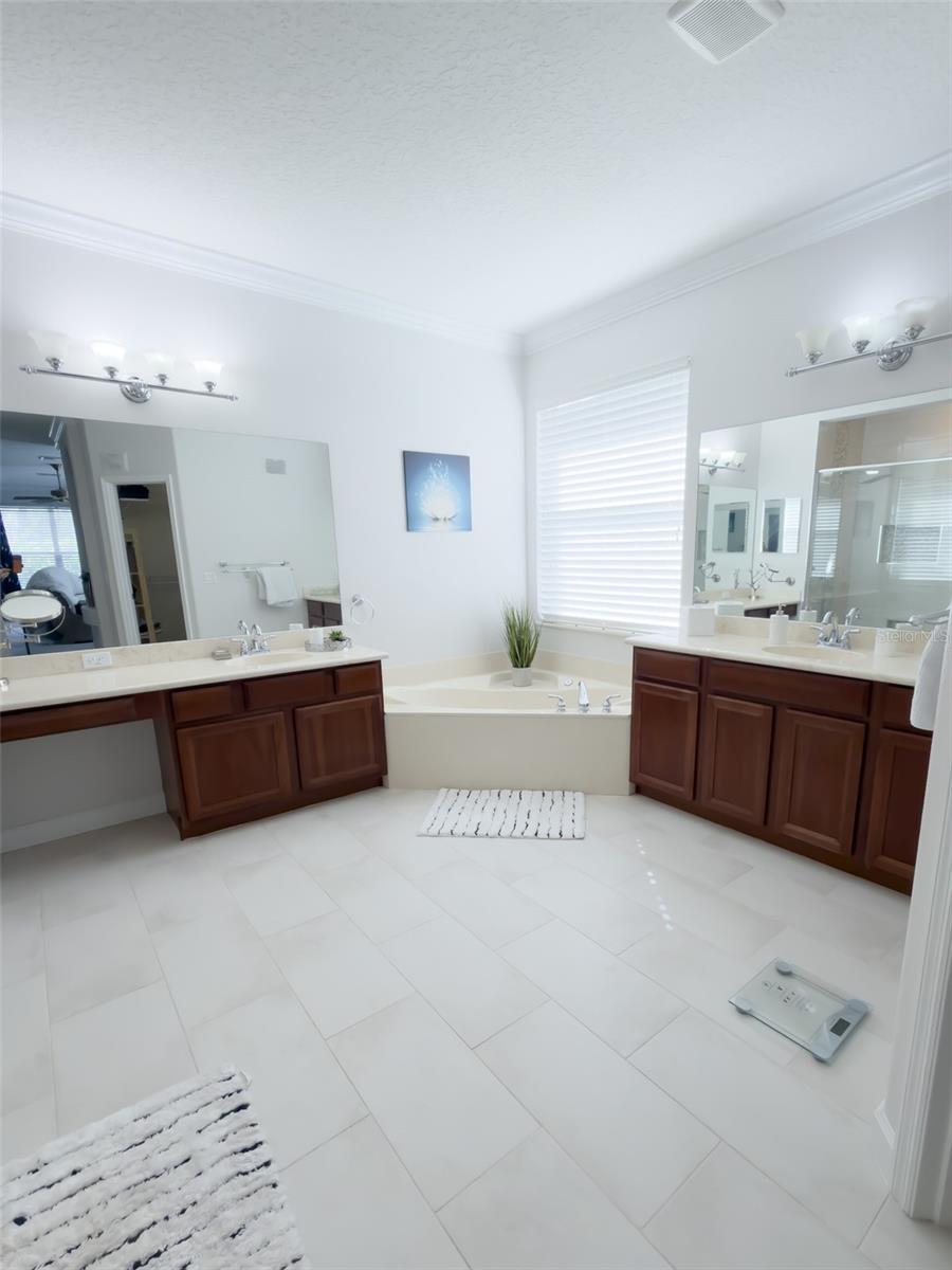 Image 24 of 42 For 7637 Saint Stephens Court