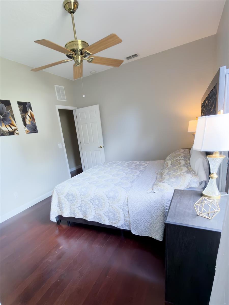 Image 29 of 42 For 7637 Saint Stephens Court