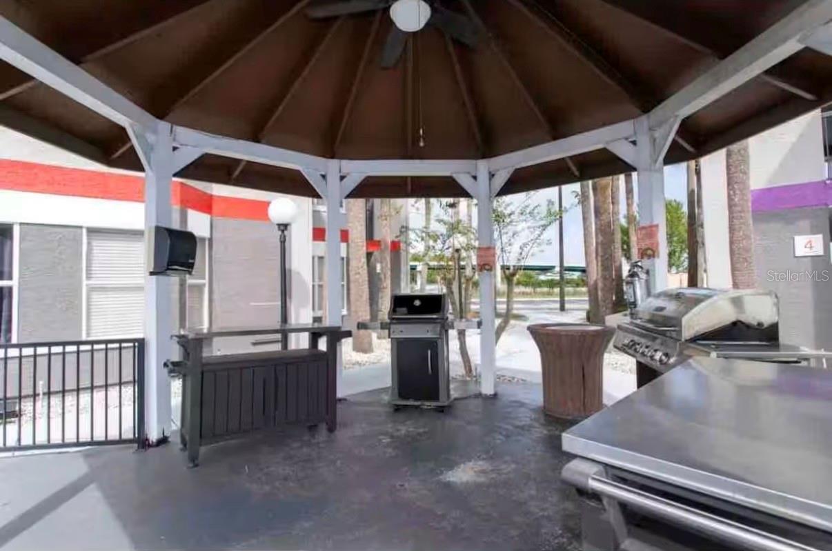 Image 14 of 19 For 3100 Parkway Boulevard 327