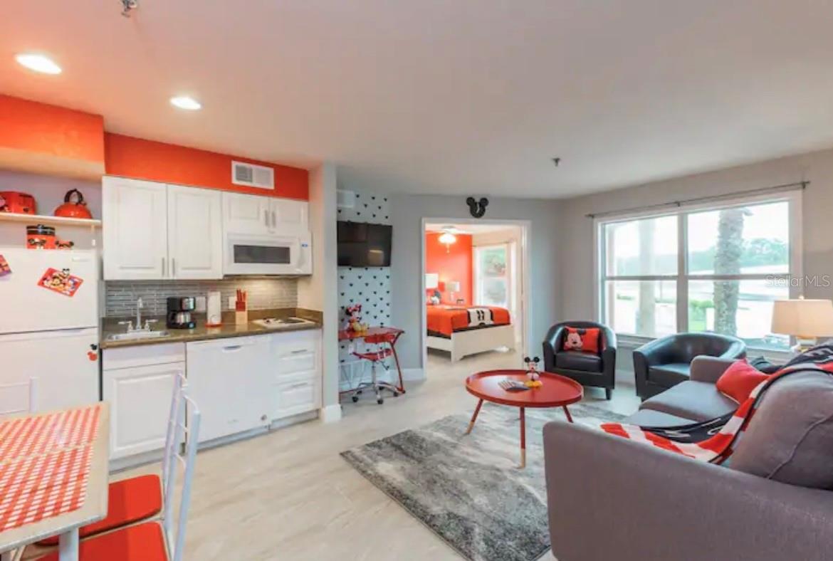 Image 5 of 19 For 3100 Parkway Boulevard 327