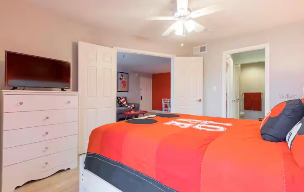 Image 8 of 19 For 3100 Parkway Boulevard 327