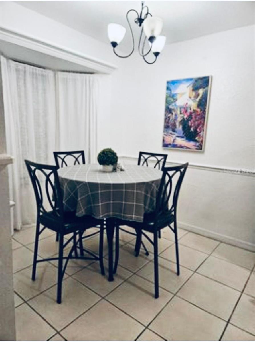 Image 3 of 9 For 1808 Foxhall Circle 1808