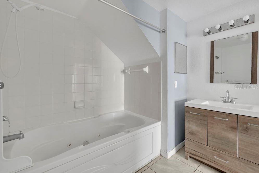 Image 9 of 22 For 4004 Santa Maria Drive 105