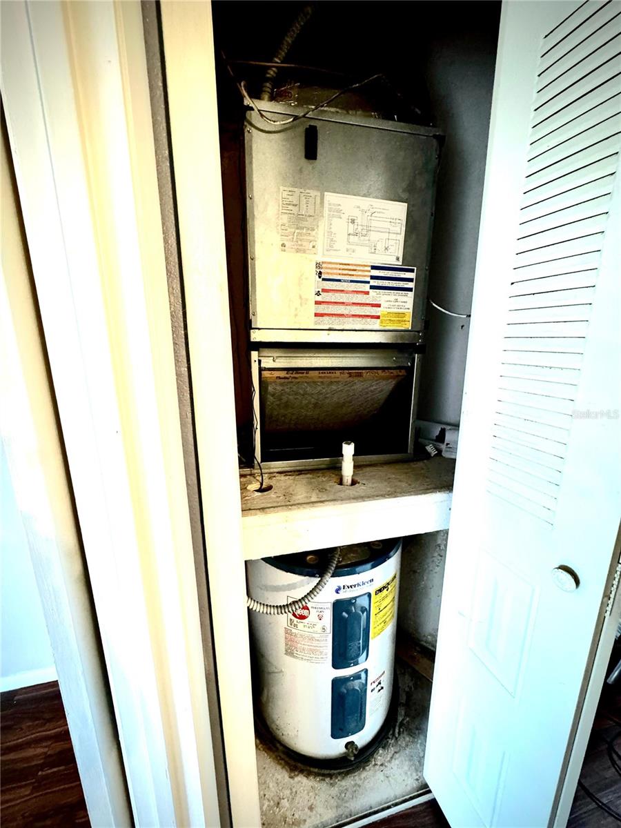 Image 11 of 14 For 232 Afton Square 309