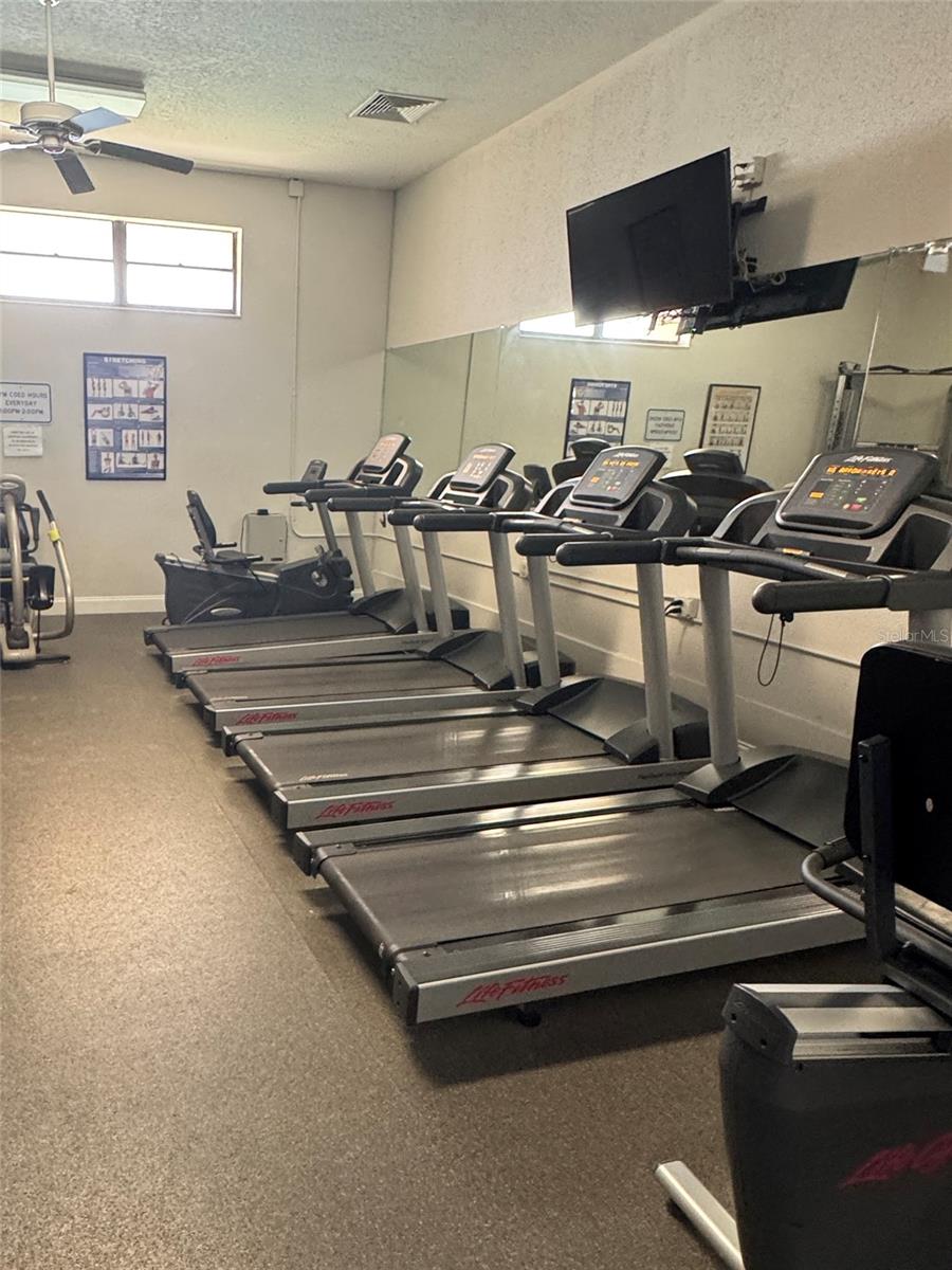 Image 23 of 31 For 3261 Anthony Circle N