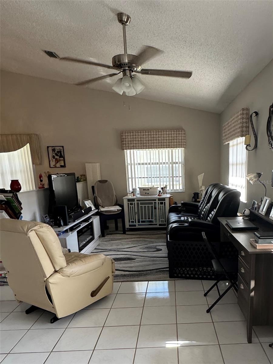 Image 4 of 31 For 3261 Anthony Circle N