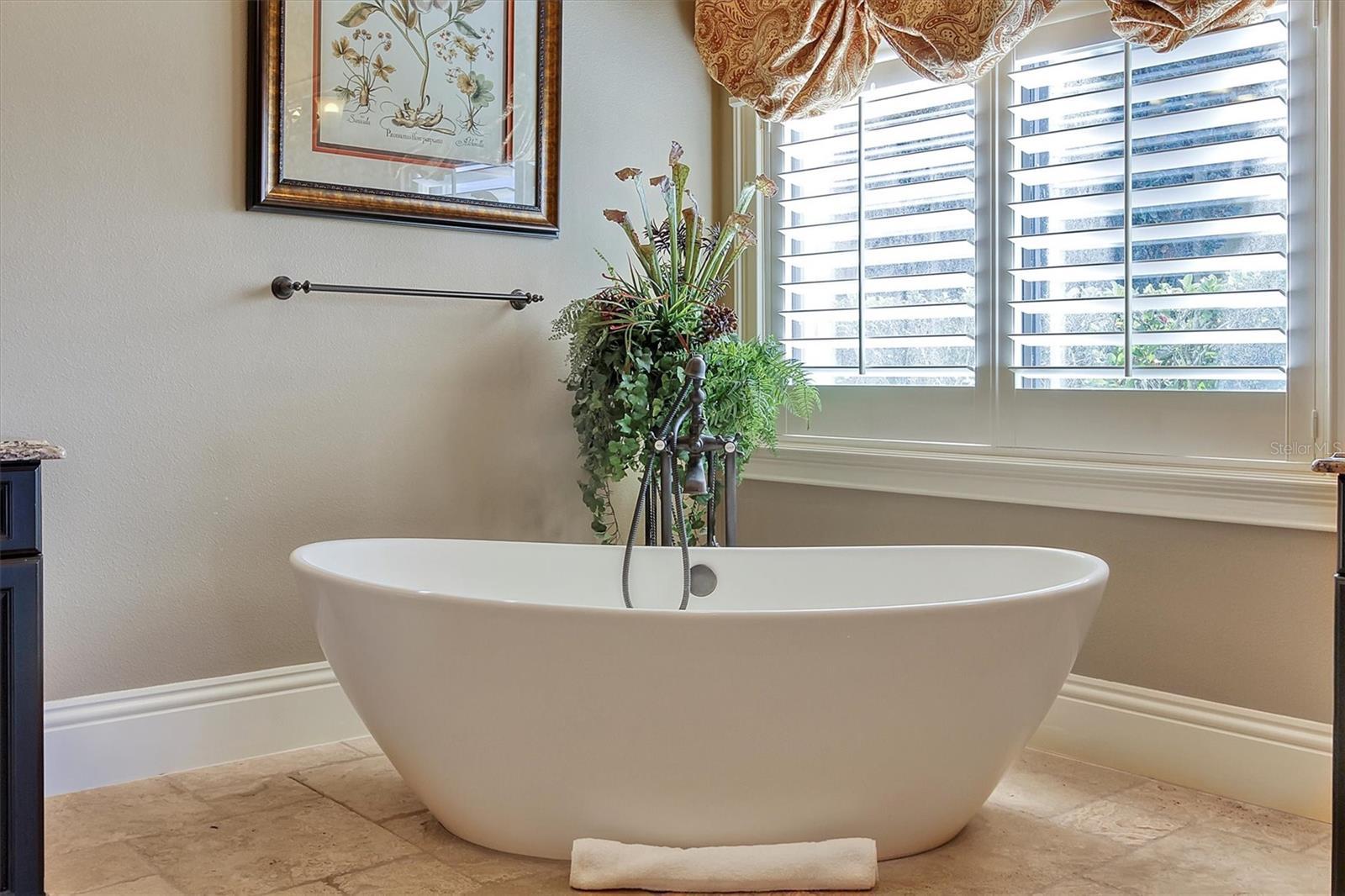 Image 31 of 69 For 340 Muirfield Loop