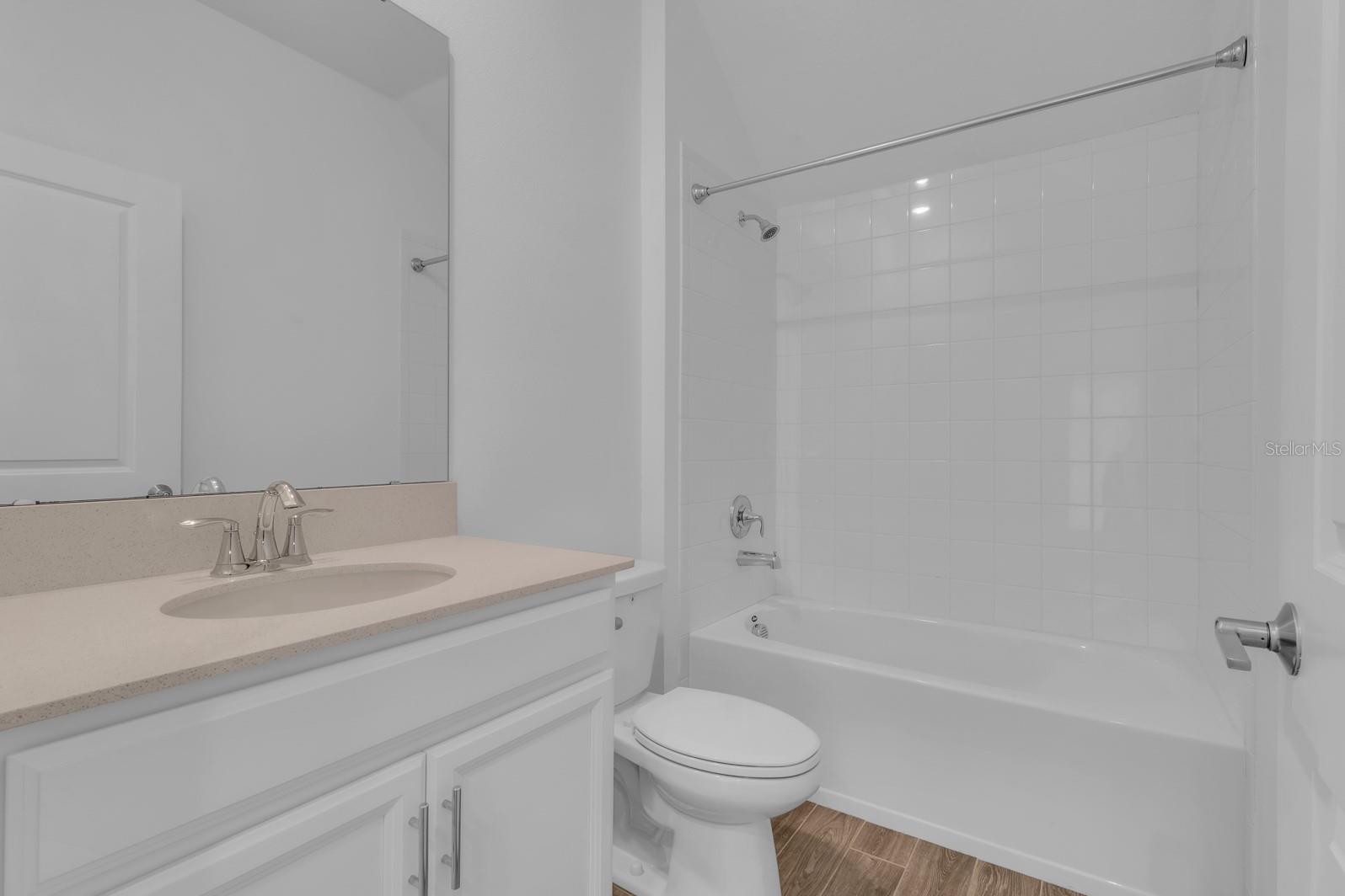 Image 16 of 52 For 1715 Happiness Row