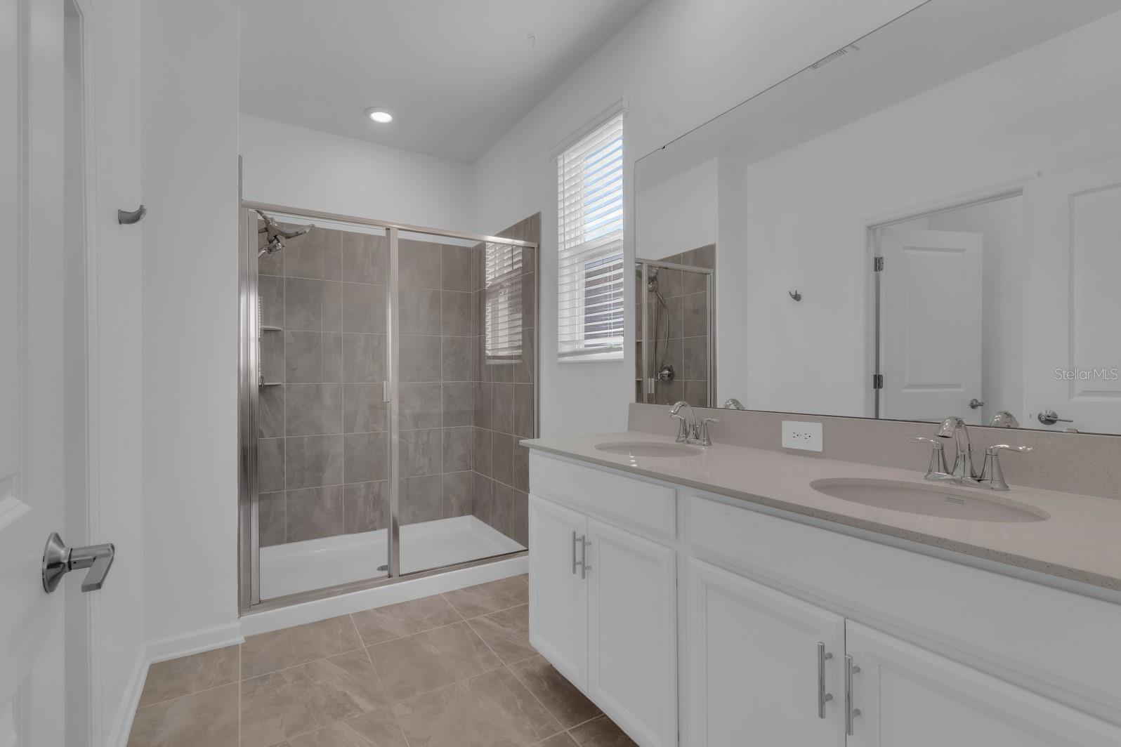 Image 26 of 52 For 1715 Happiness Row