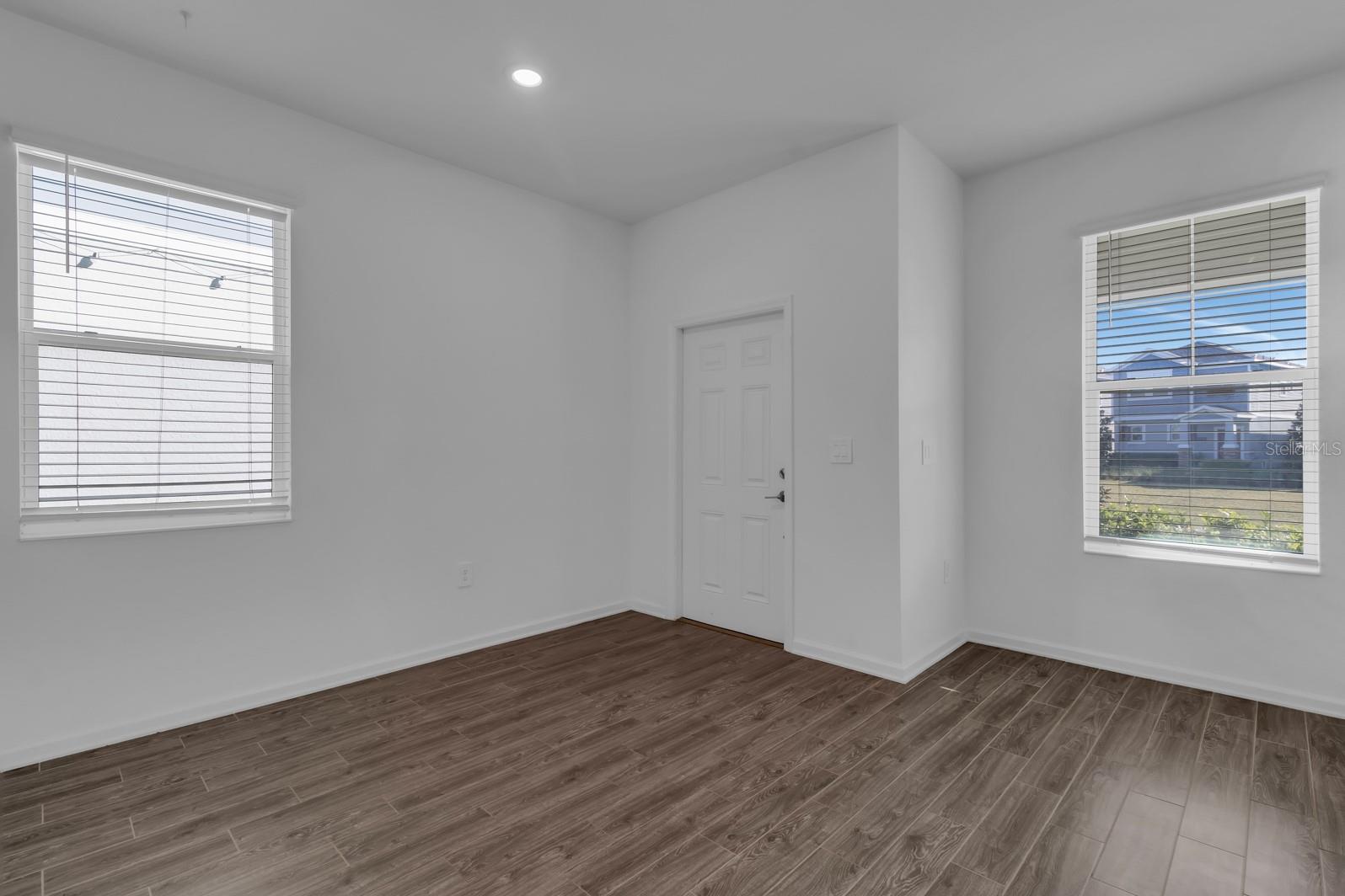 Image 29 of 52 For 1715 Happiness Row