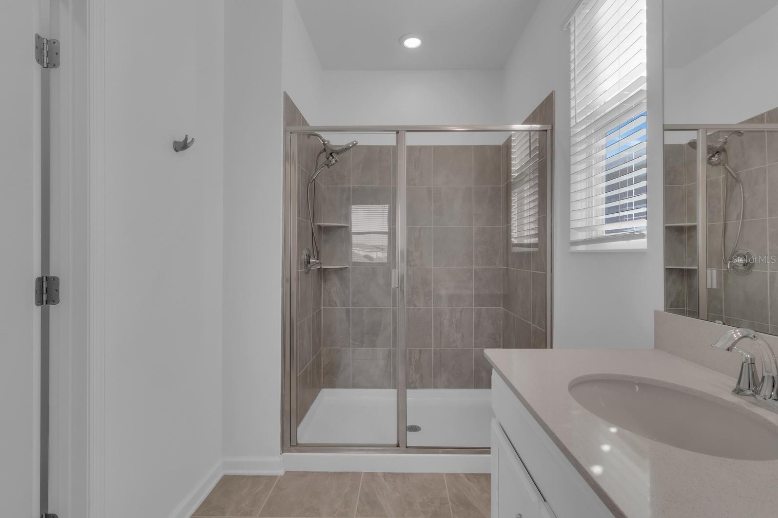 Image 30 of 52 For 1715 Happiness Row