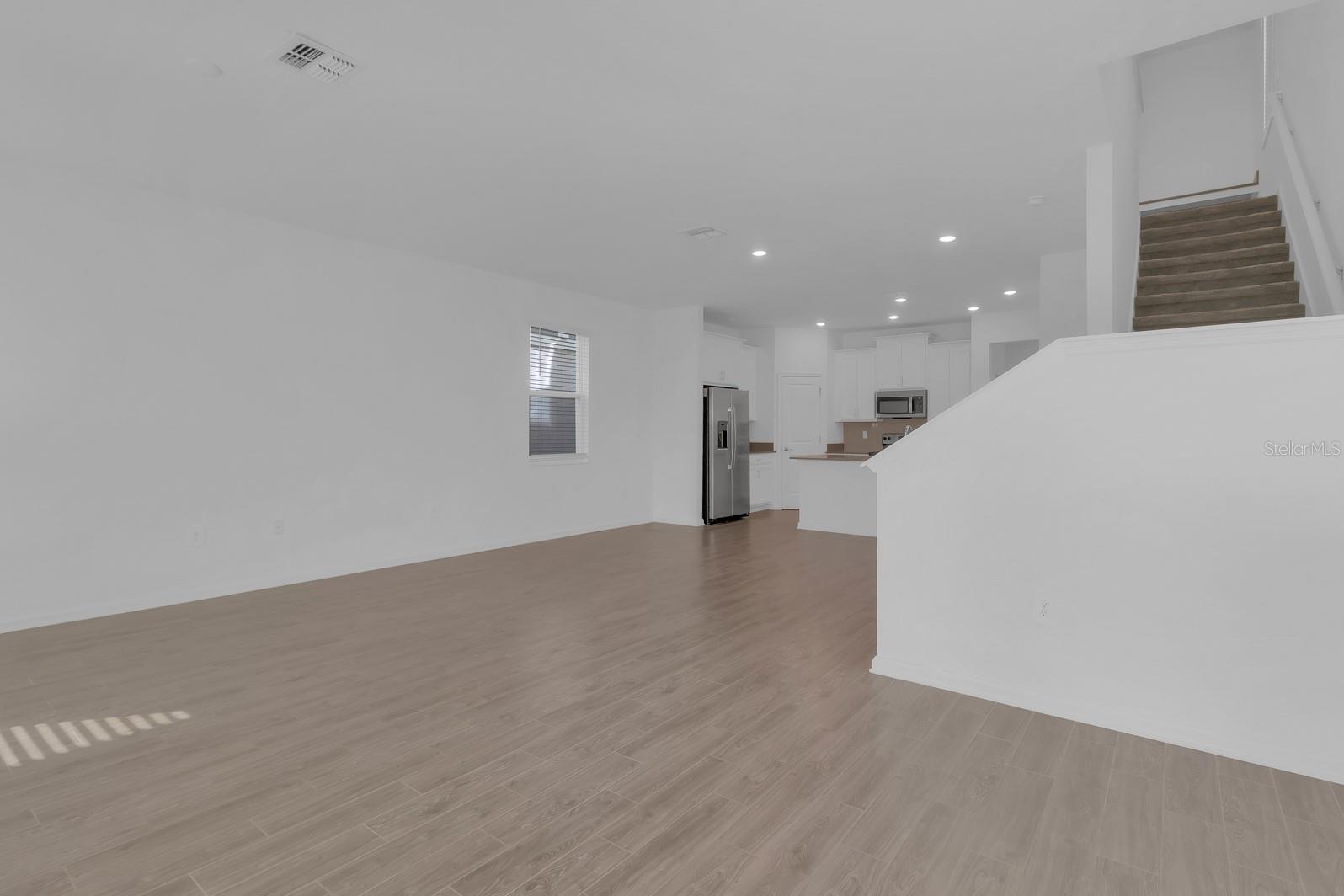 Image 7 of 52 For 1715 Happiness Row