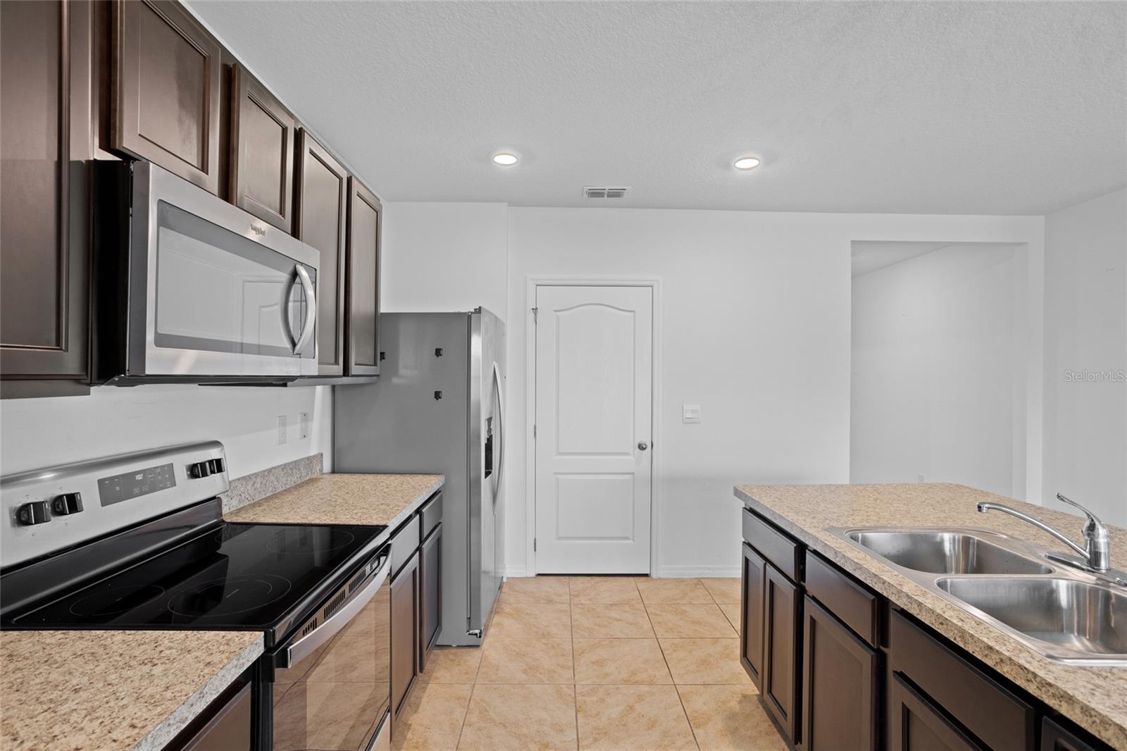 Image 21 of 37 For 2143 Kalin Way