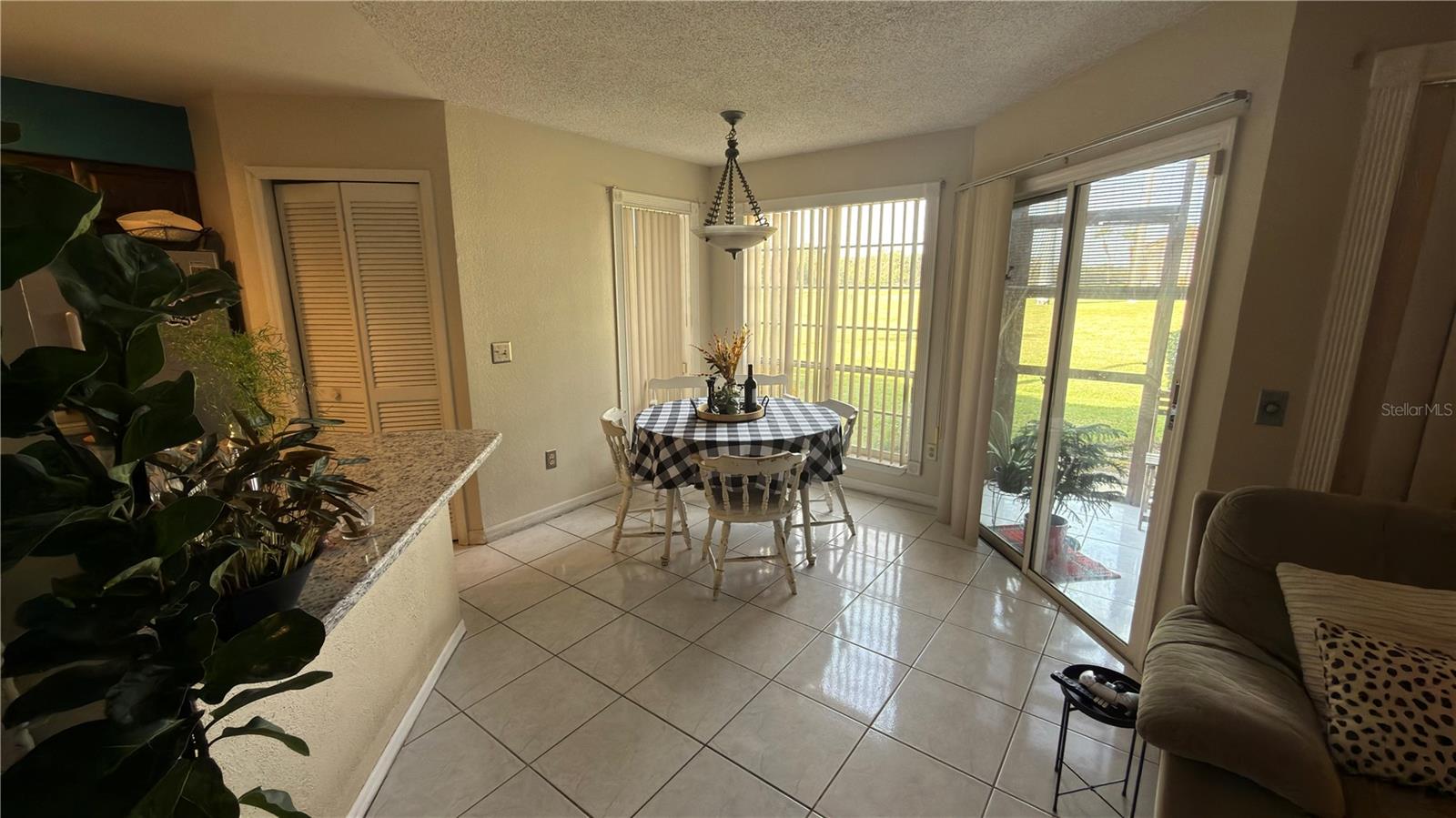 Image 10 of 21 For 4690 Pembrook Place 90