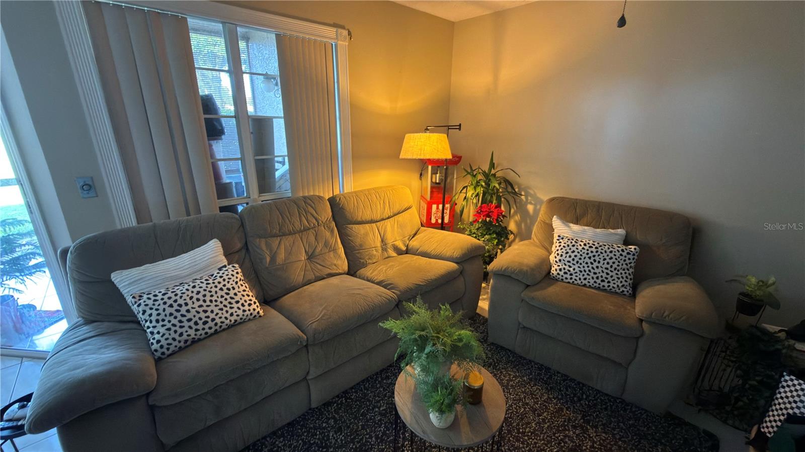 Image 5 of 21 For 4690 Pembrook Place 90