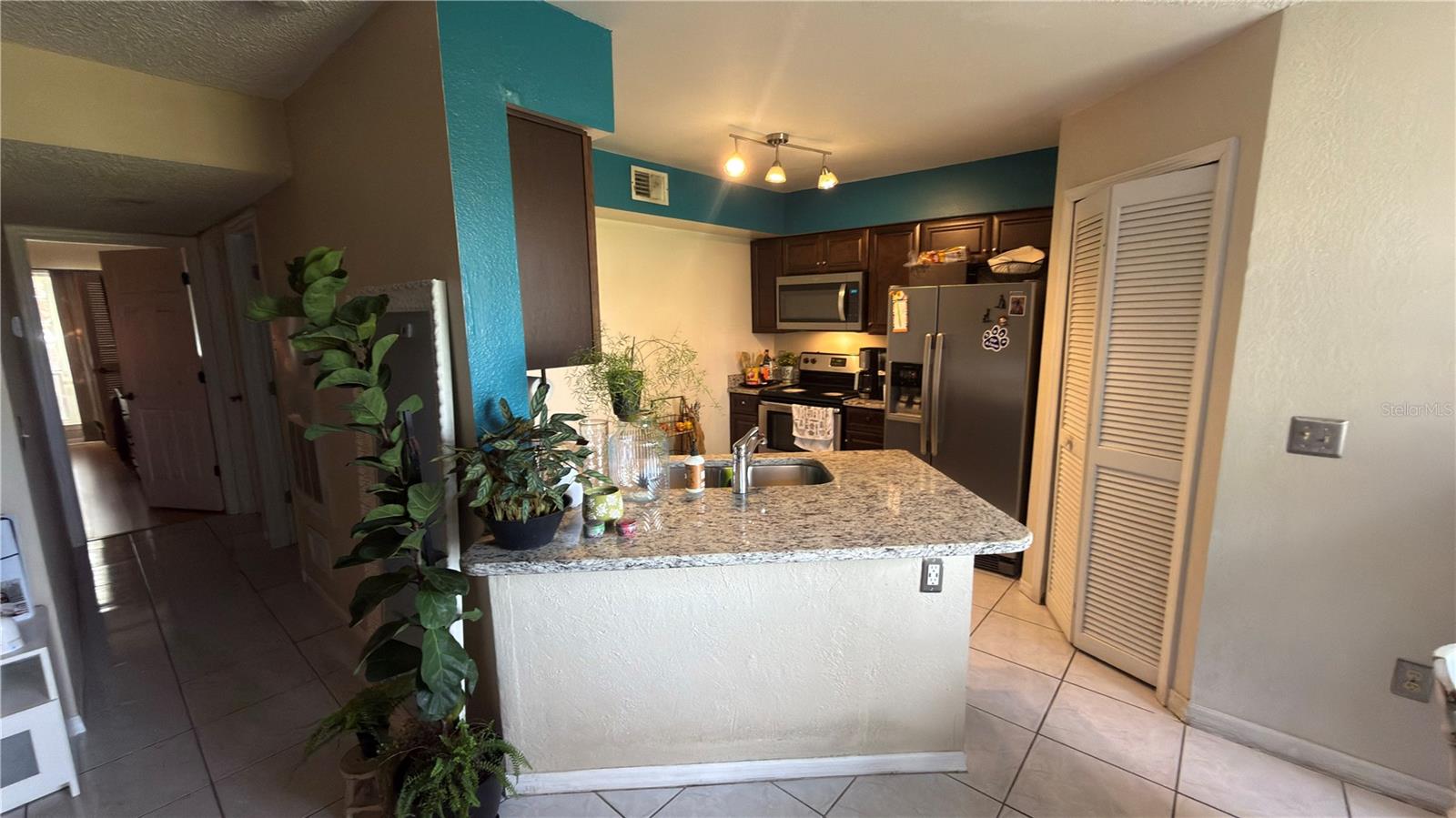 Image 6 of 21 For 4690 Pembrook Place 90