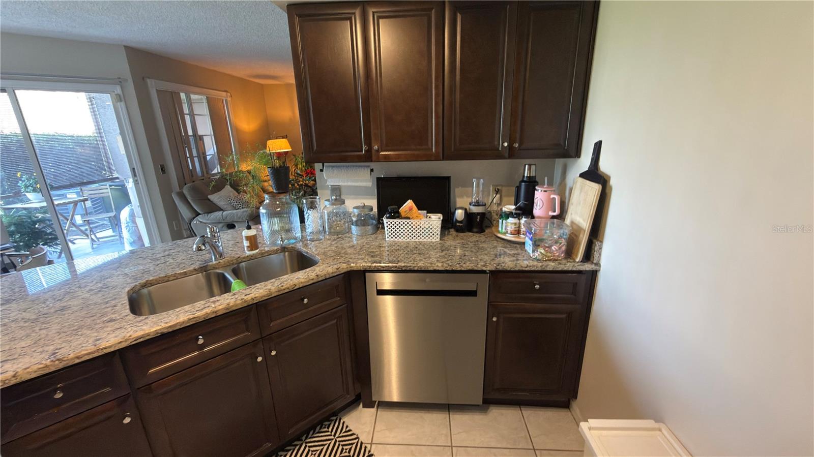 Image 7 of 21 For 4690 Pembrook Place 90