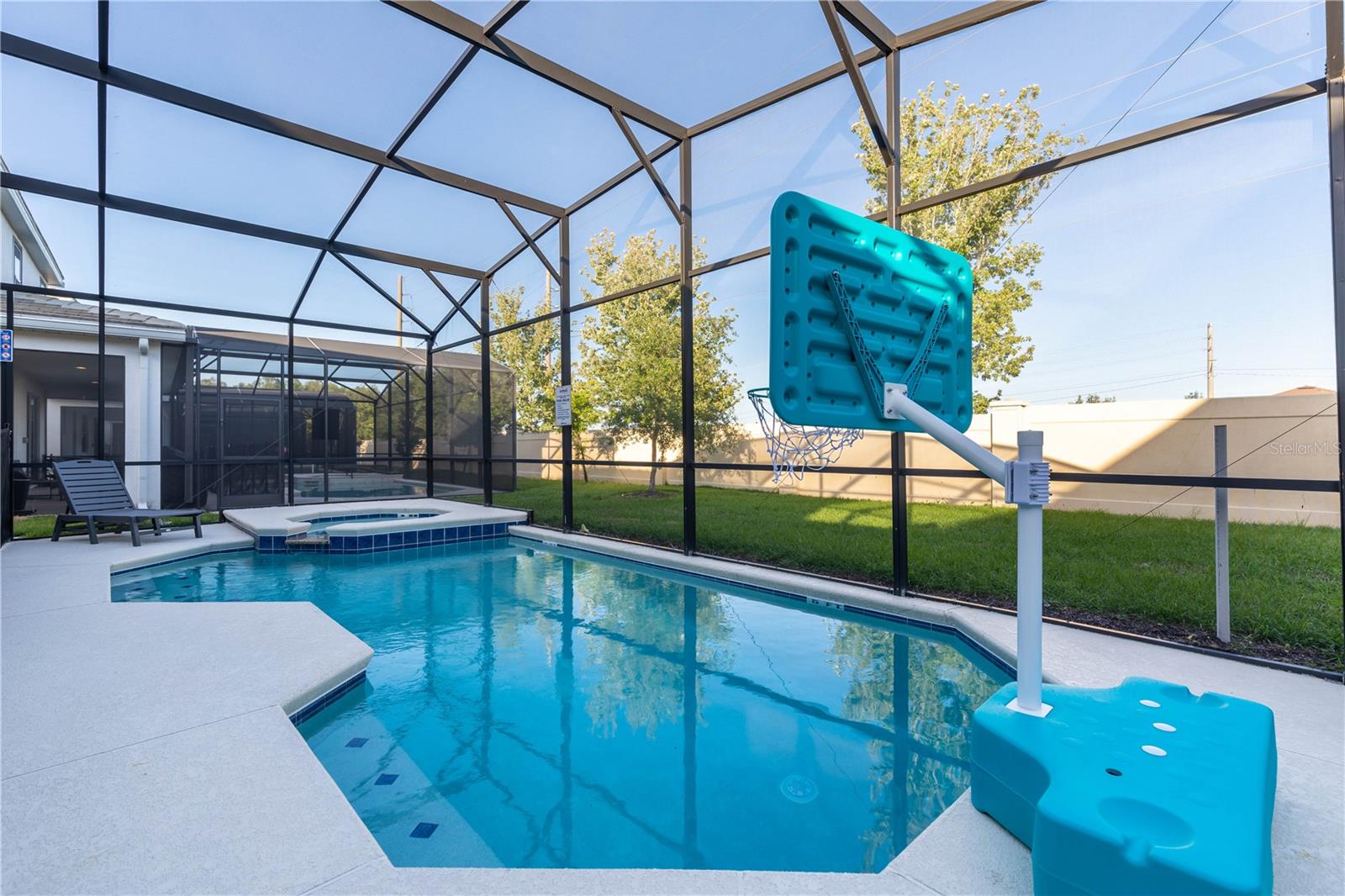 Image 23 of 28 For 2623 Calistoga Avenue