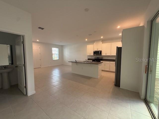 Image 7 of 34 For 1913 Seawall Way