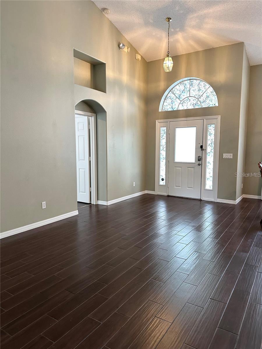 Image 5 of 26 For 16016 Blossom Hill Loop