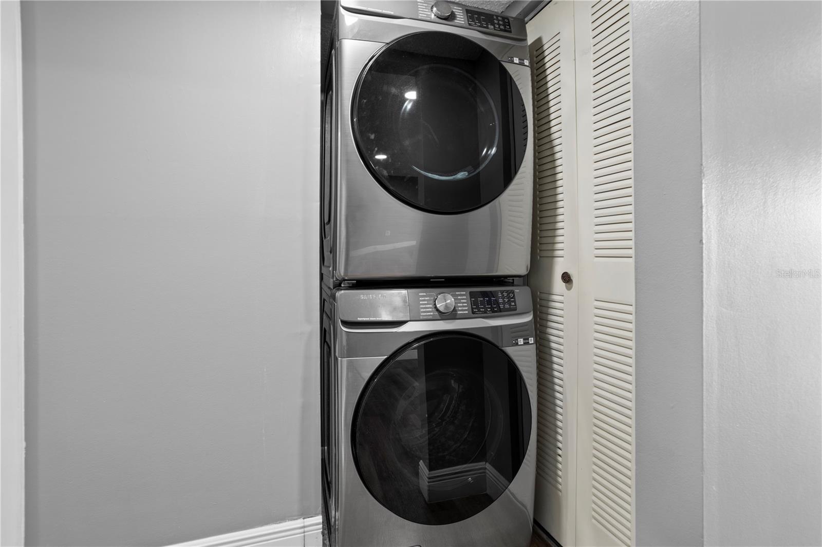 Image 13 of 36 For 6062 Willowpointe Circle 203