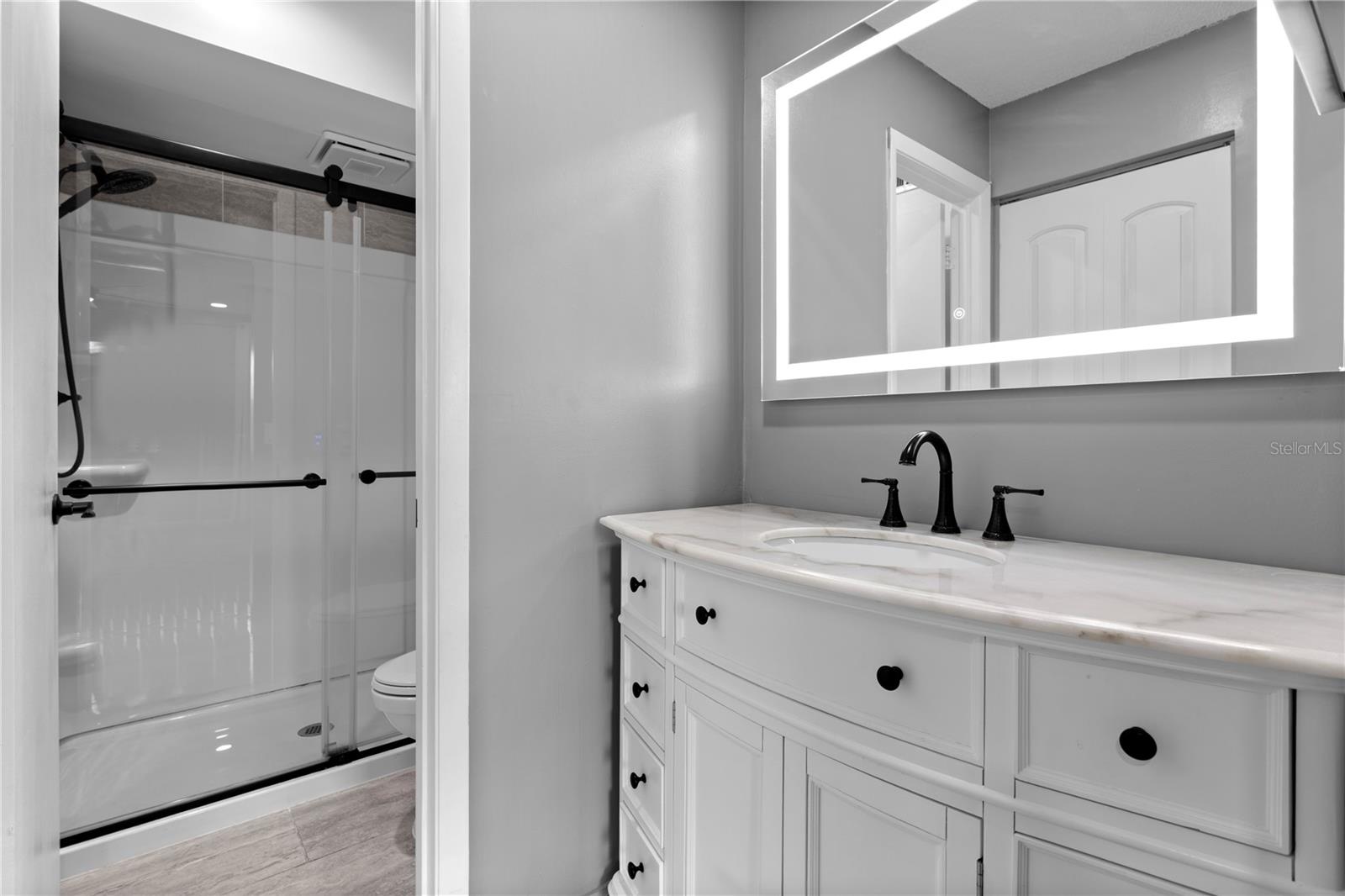 Image 20 of 36 For 6062 Willowpointe Circle 203