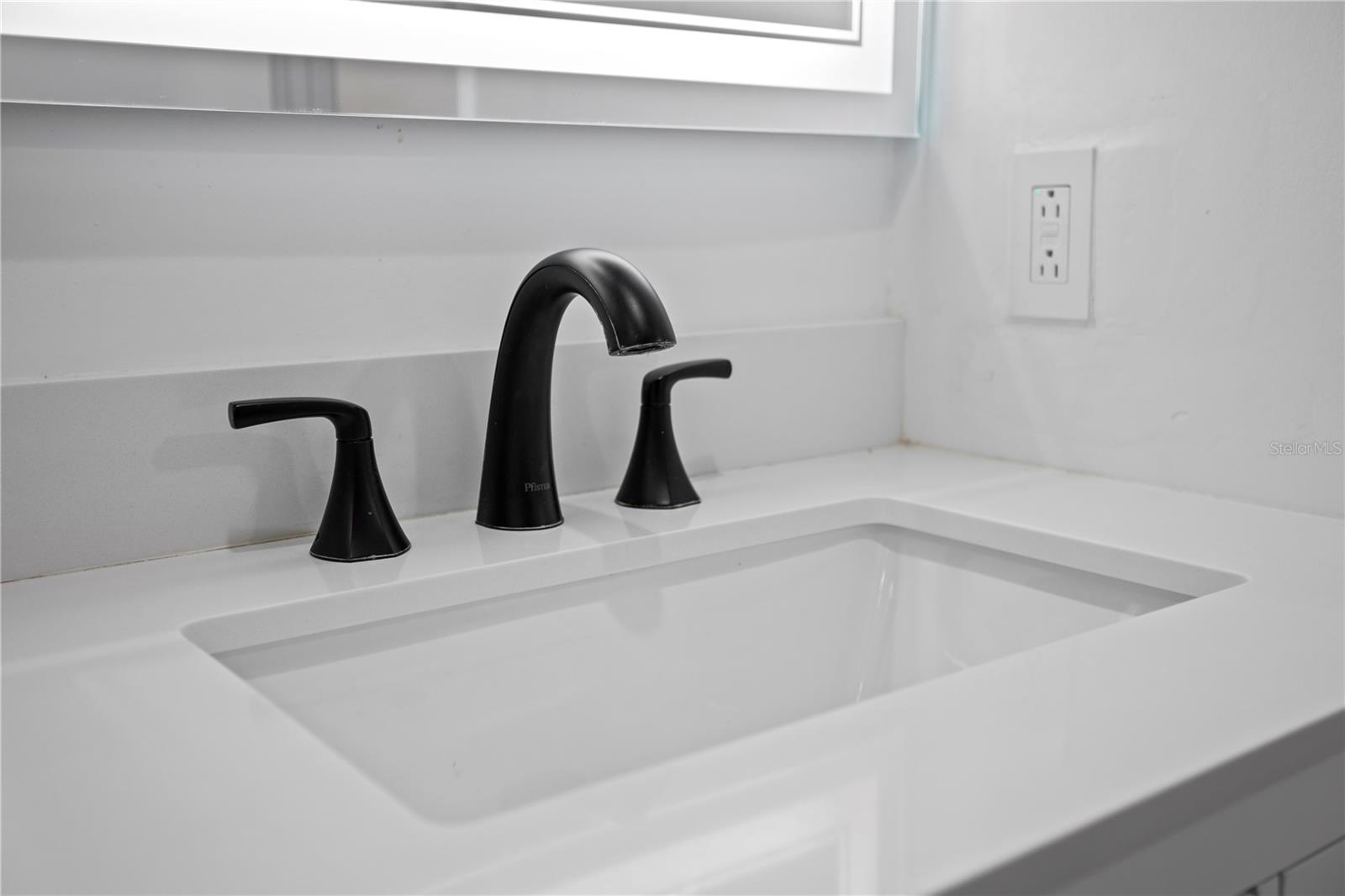 Image 26 of 36 For 6062 Willowpointe Circle 203