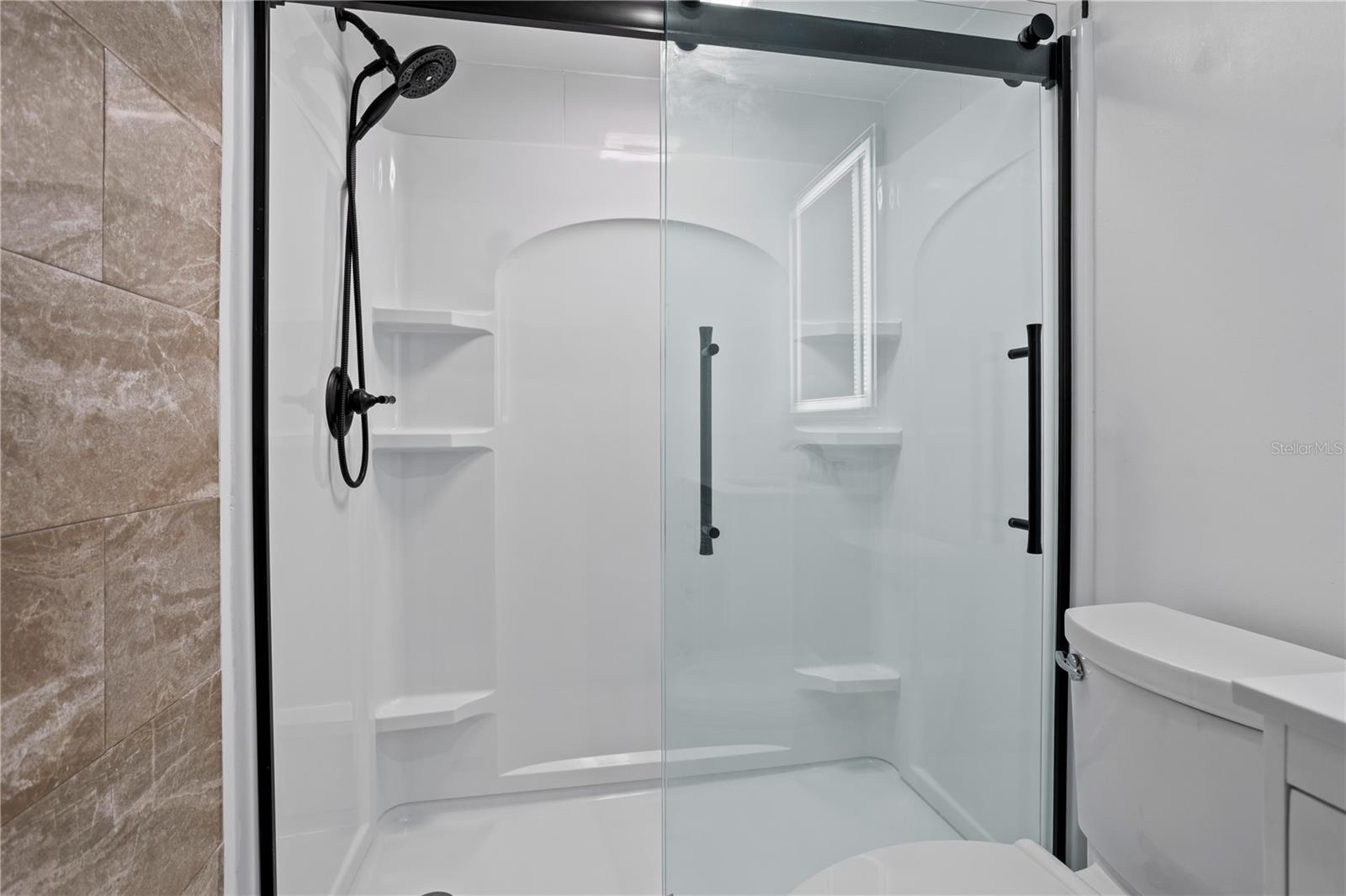 Image 27 of 36 For 6062 Willowpointe Circle 203