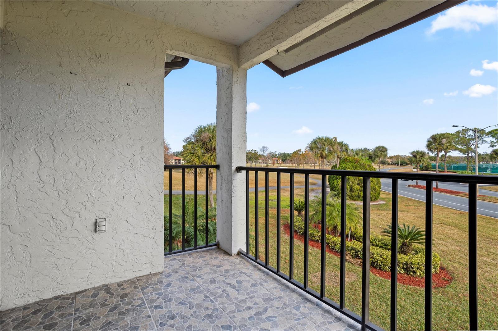 Image 28 of 36 For 6062 Willowpointe Circle 203