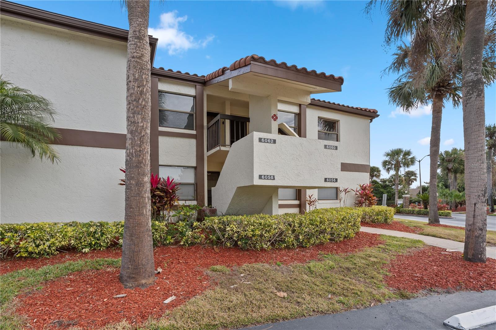 Image 3 of 36 For 6062 Willowpointe Circle 203