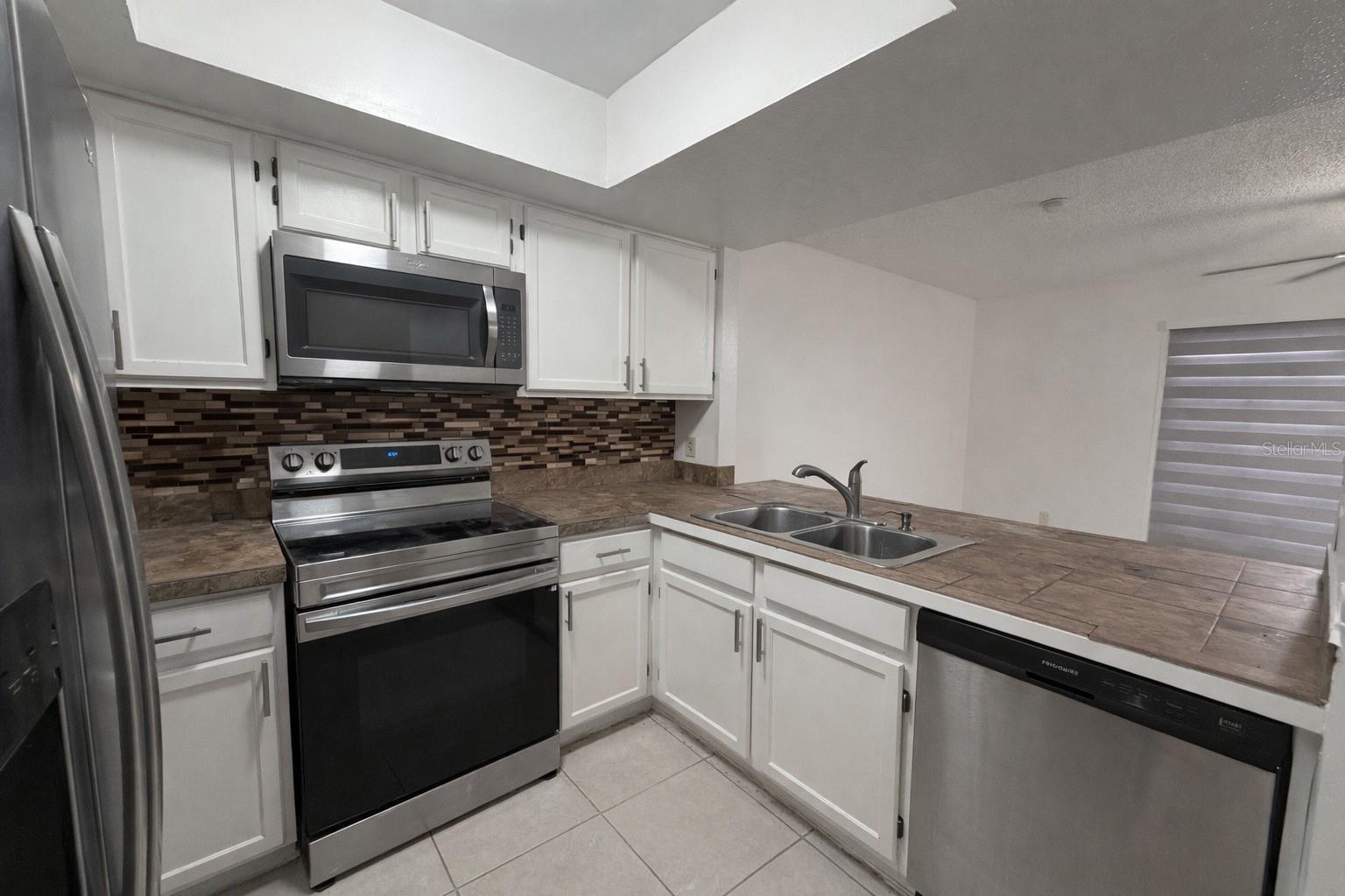 Image 5 of 13 For 2428 Summerfield Place