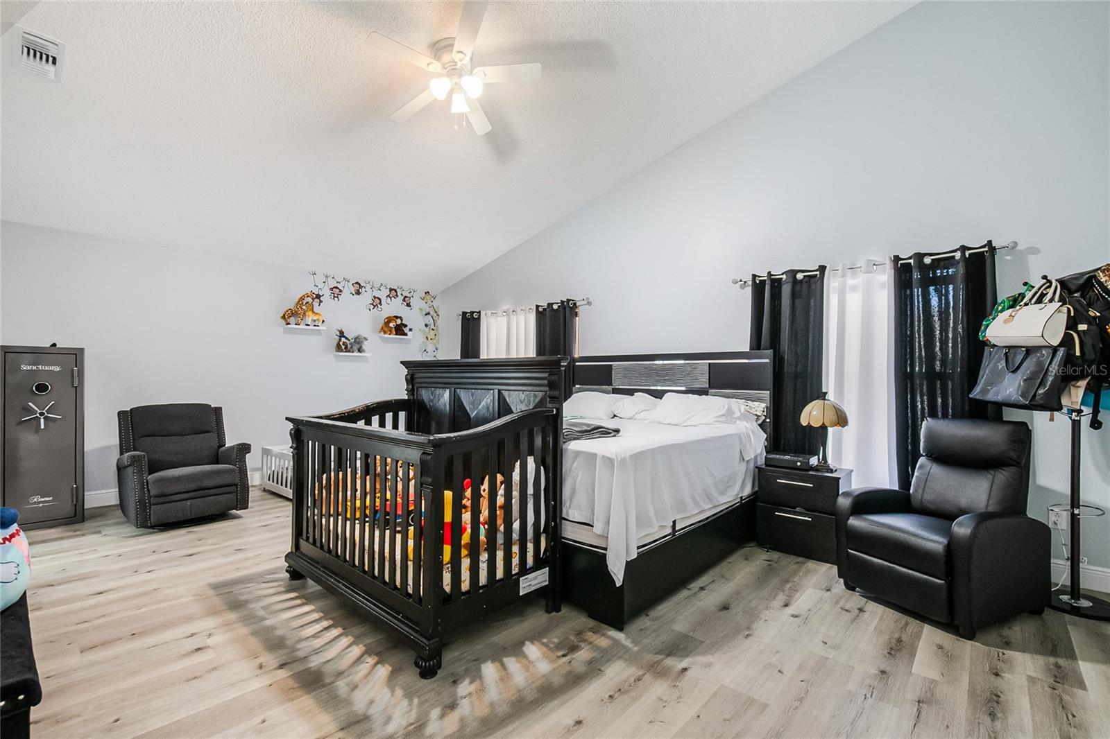 Image 18 of 37 For 2450 Shelby Circle