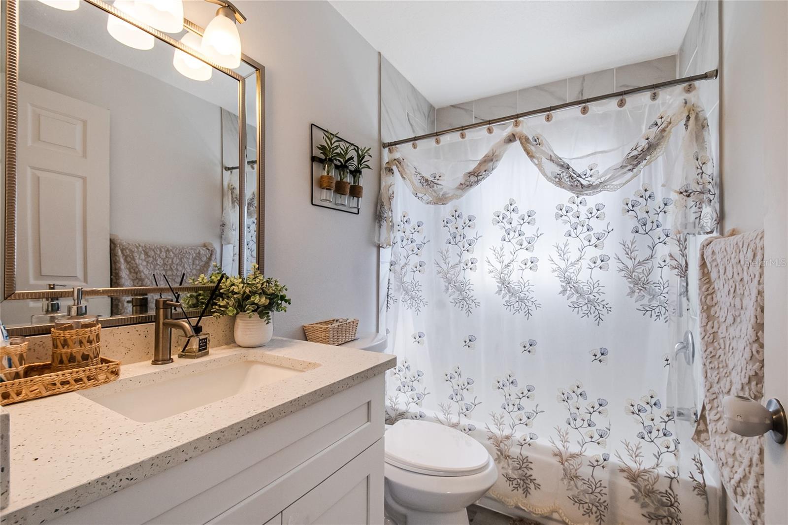 Image 25 of 37 For 2450 Shelby Circle