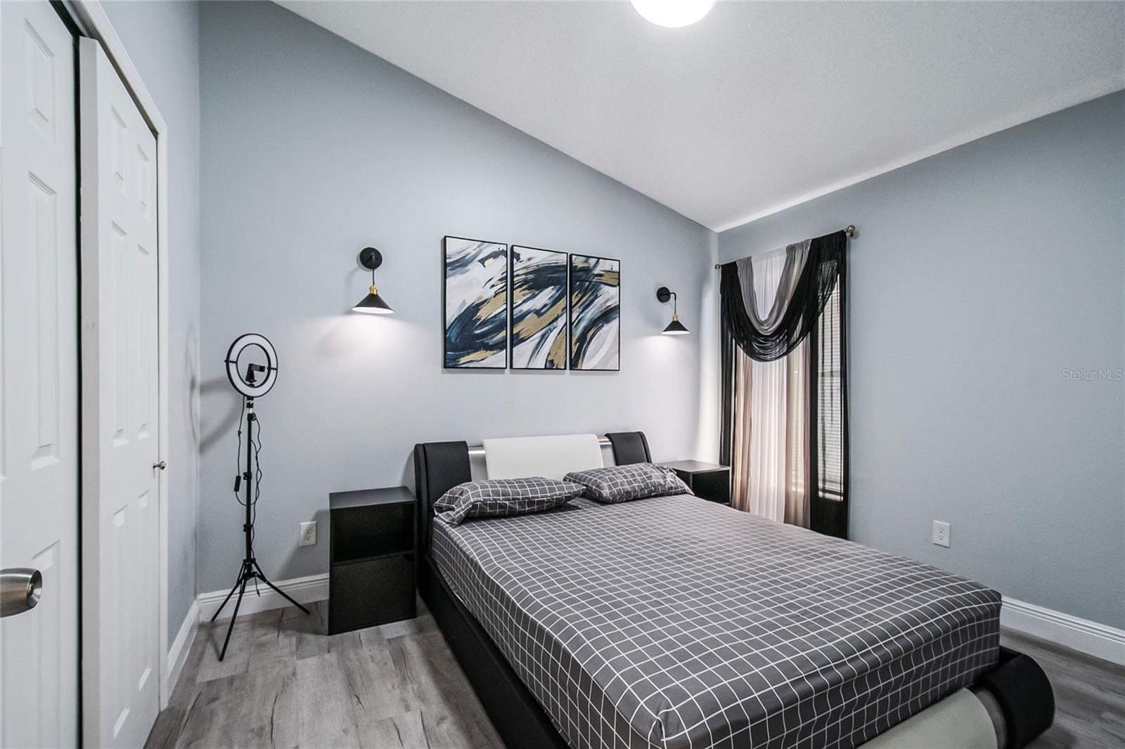 Image 26 of 37 For 2450 Shelby Circle