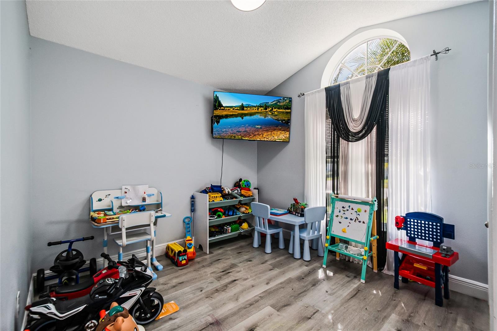 Image 28 of 37 For 2450 Shelby Circle