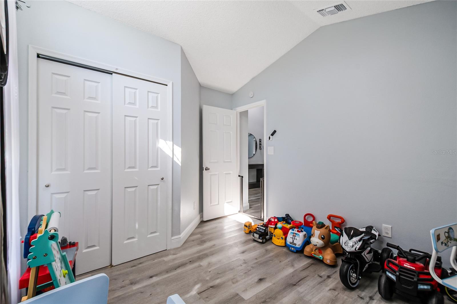 Image 29 of 37 For 2450 Shelby Circle