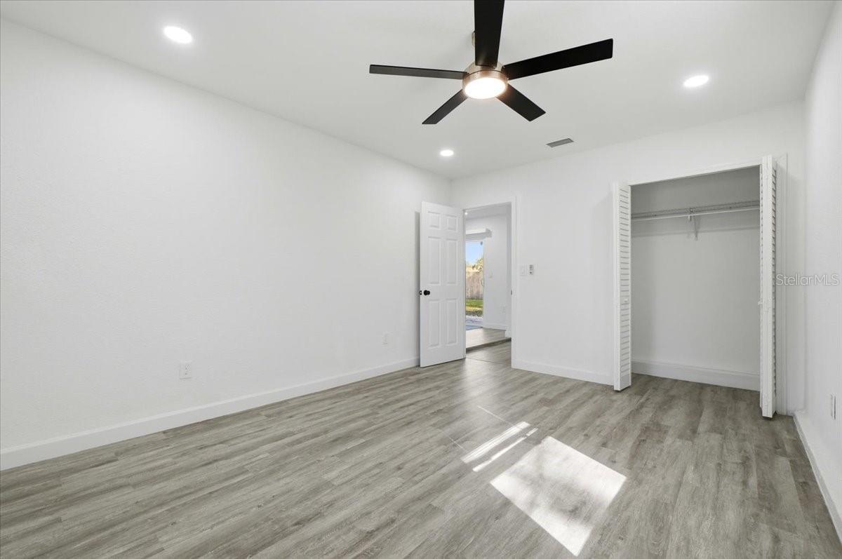 Image 23 of 43 For 2415 Sutton Road