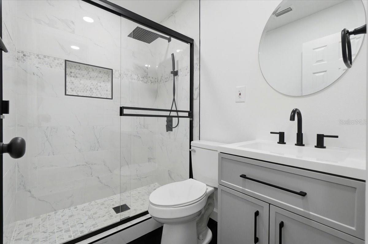 Image 26 of 43 For 2415 Sutton Road