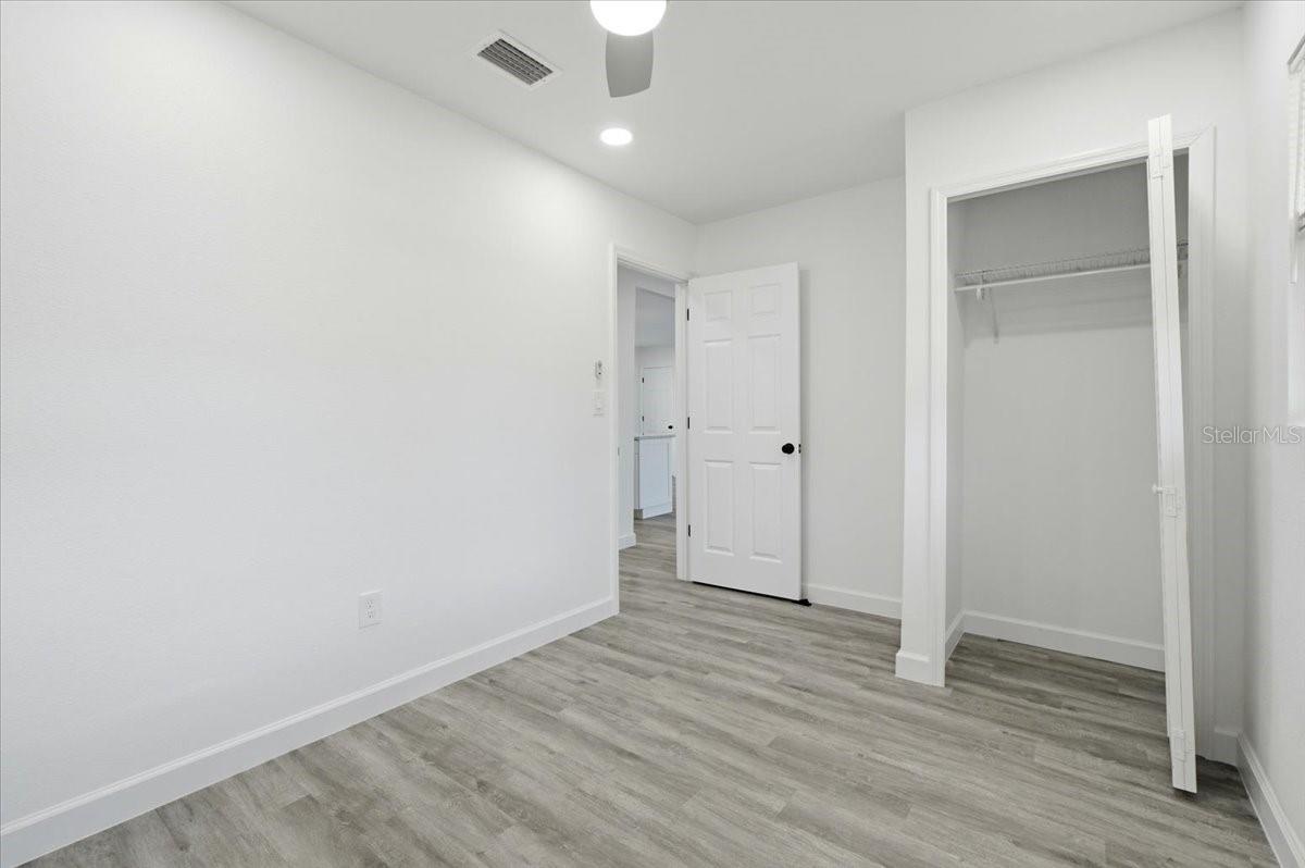 Image 28 of 43 For 2415 Sutton Road