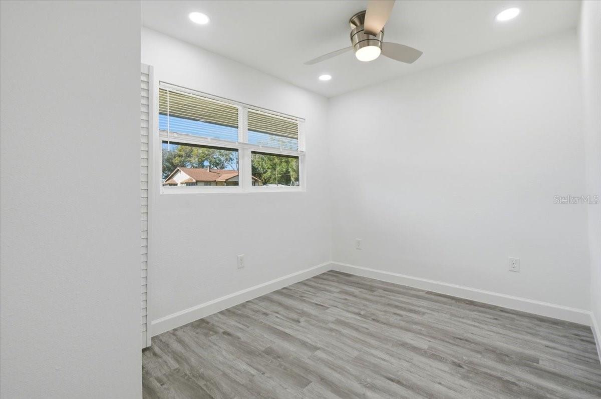 Image 29 of 43 For 2415 Sutton Road