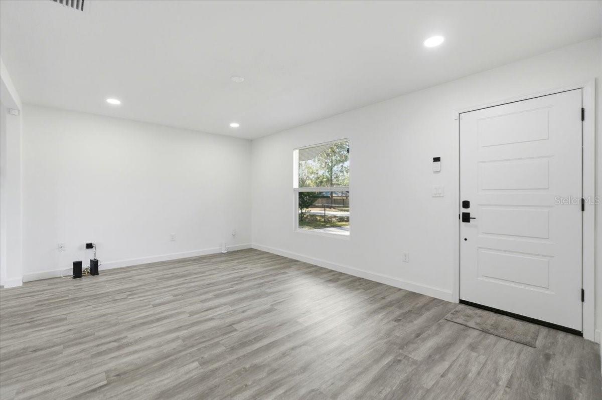 Image 5 of 43 For 2415 Sutton Road