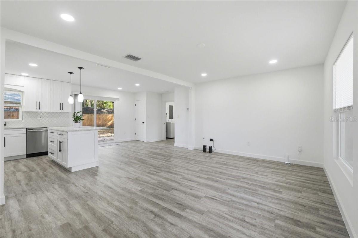 Image 6 of 43 For 2415 Sutton Road