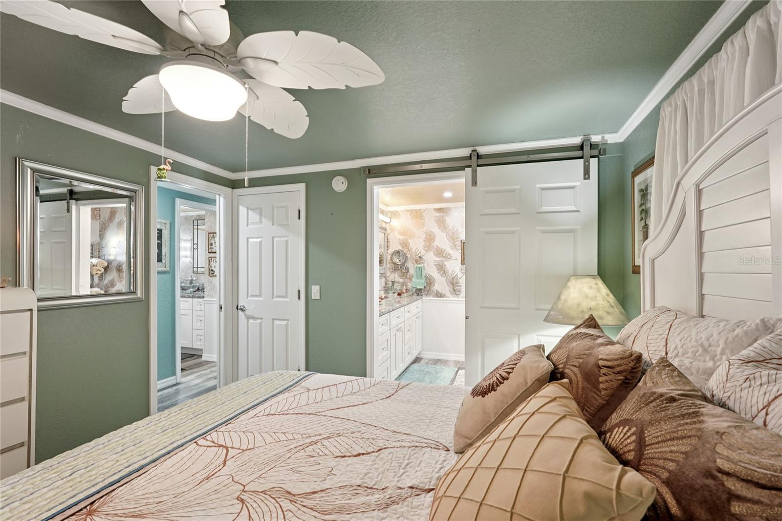 Image 16 of 24 For 712 Roma Road