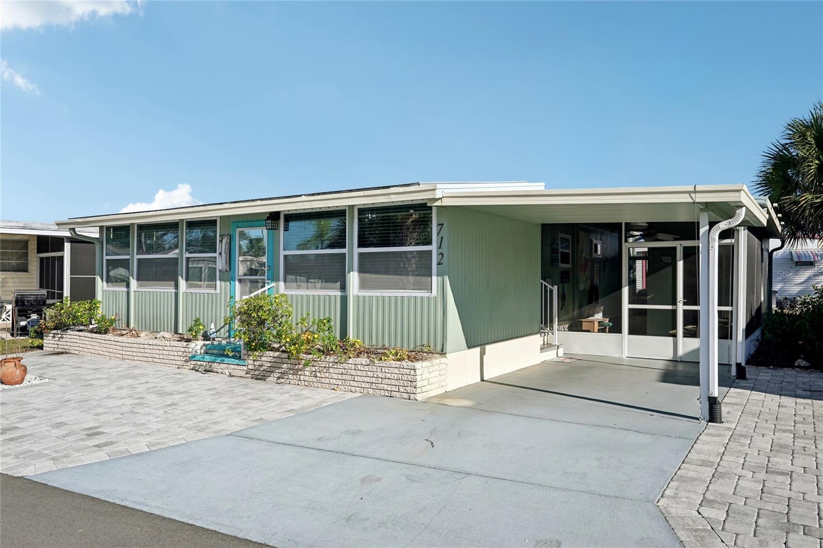 Image 3 of 24 For 712 Roma Road