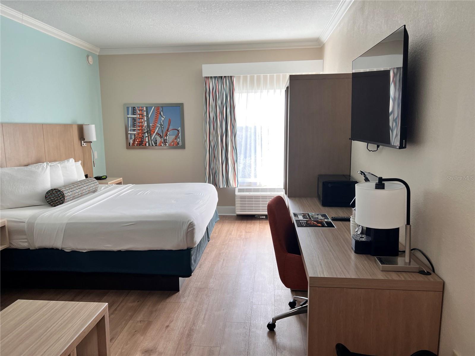 Image 4 of 18 For 3000 Maingate Lane 506