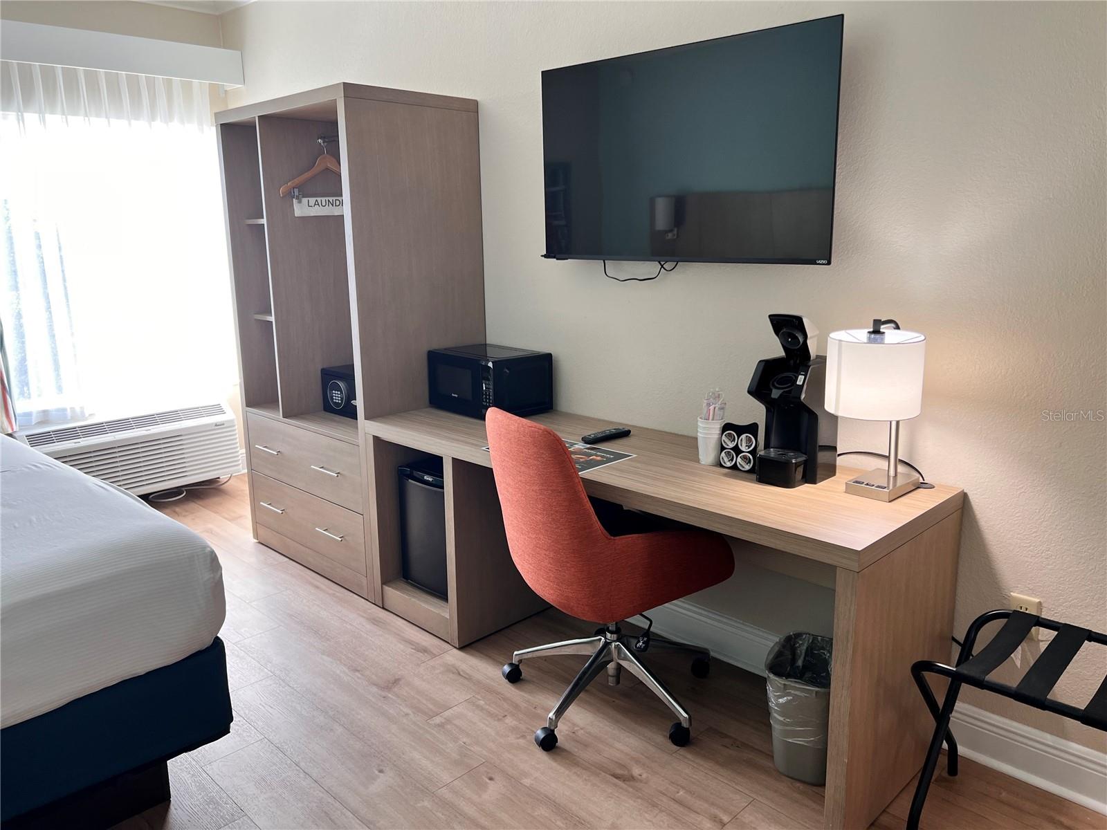 Image 5 of 18 For 3000 Maingate Lane 506