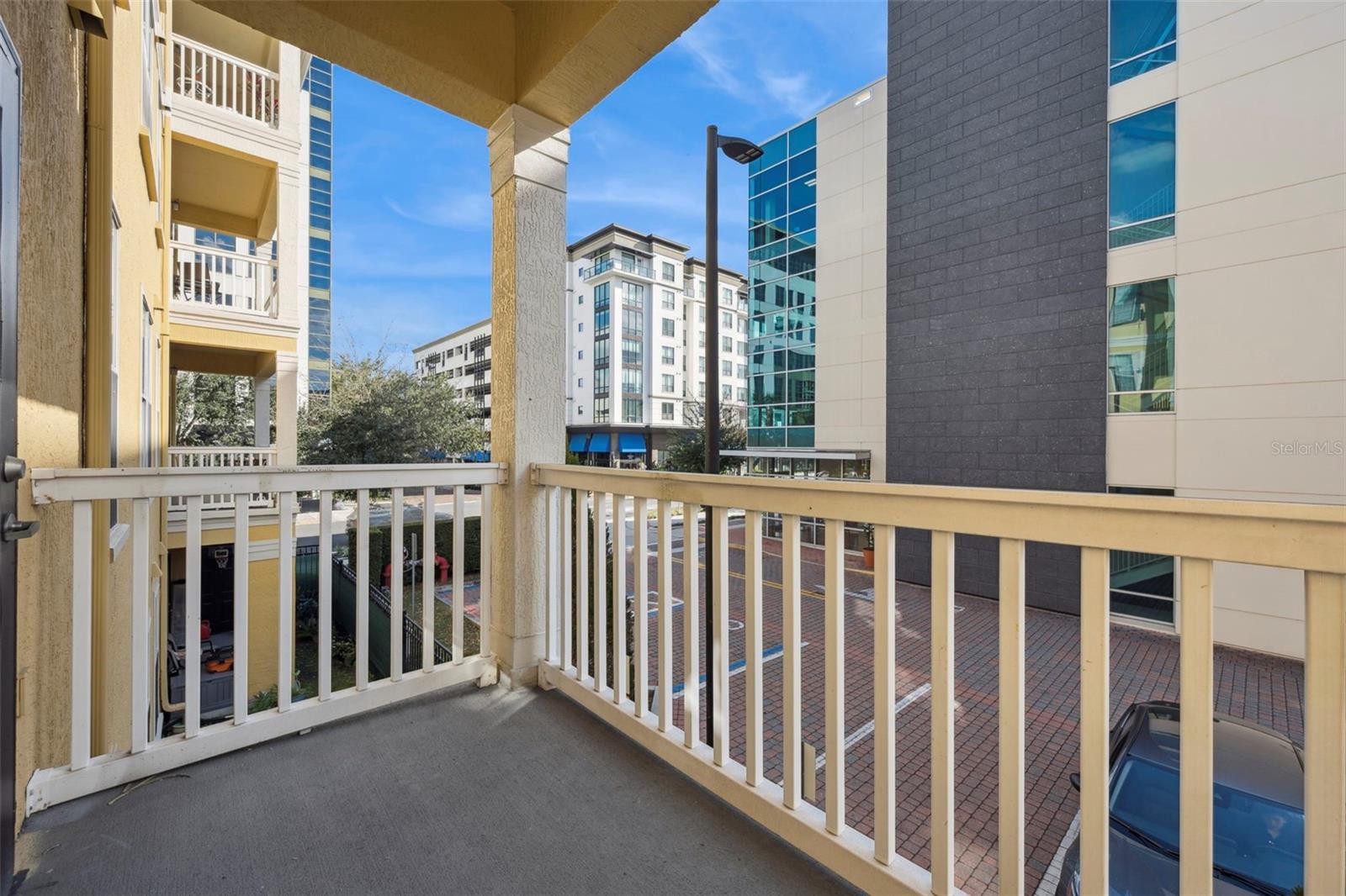 Image 21 of 50 For 860 Orange Avenue 219