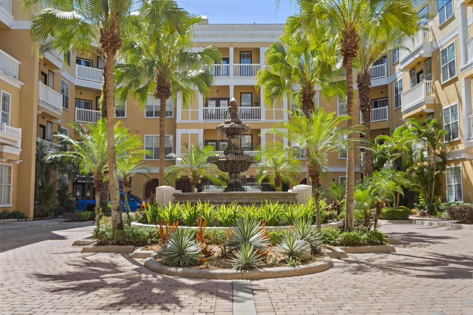 Image 38 of 50 For 860 Orange Avenue 219